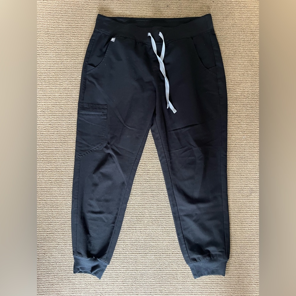 Zamora Jogger Scrub Pants. Women's medium petite.